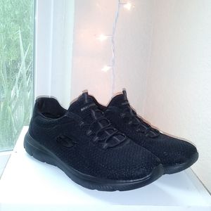 BLACK SKECHERS WIDE FIT 7.5